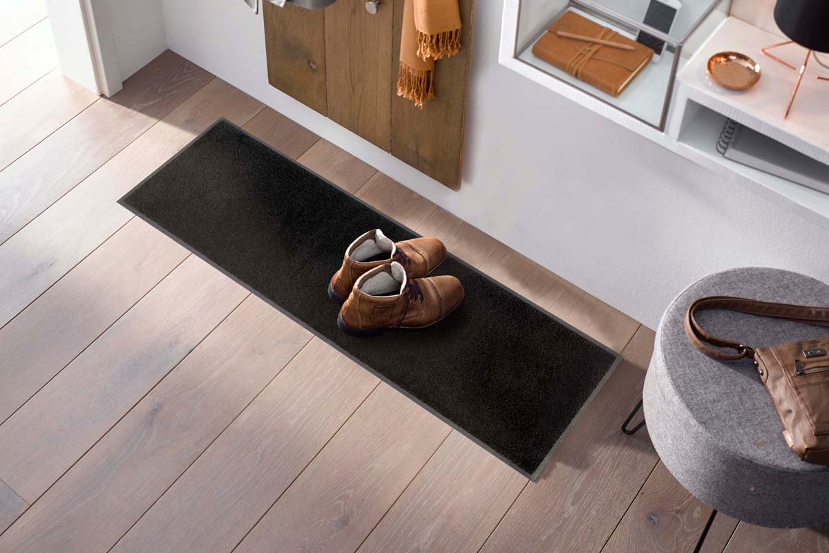 Schoenenmat monocolor Raven Black, 35 x 120cm Schoenenmat monocolor Raven Black, 35 x 120cm